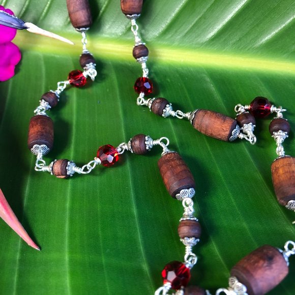 32" berry Tulasi with red glass crystal beads - Picture 4 of 6